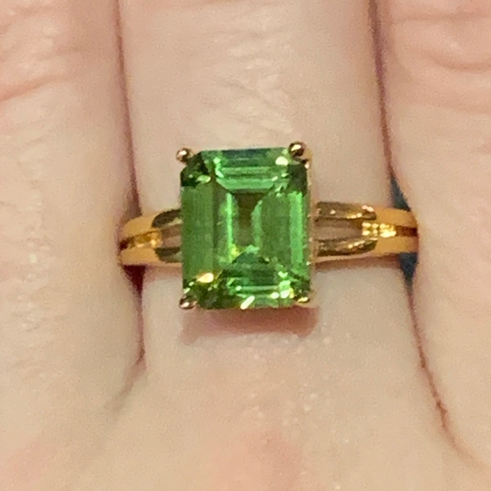 Imitation Peridot Yellow Tone Fashion Ring - Picture 7 of 7